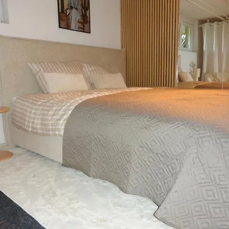 Lu House,